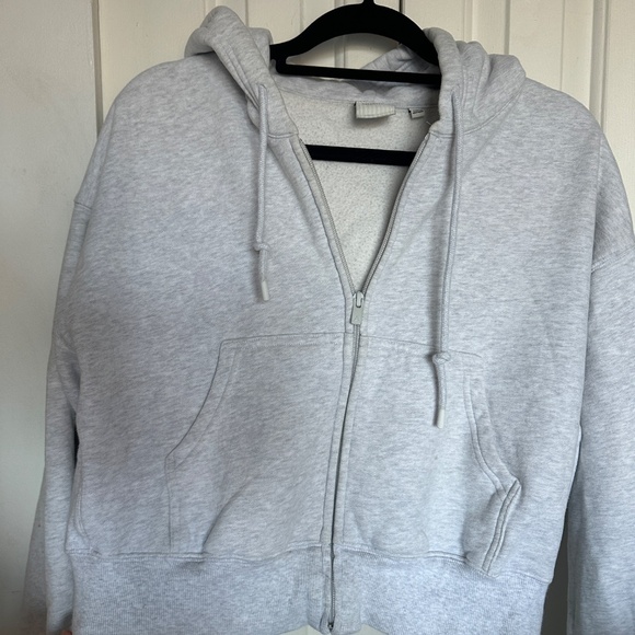 Cropped Aritzia zip hoodie - Picture 3 of 6